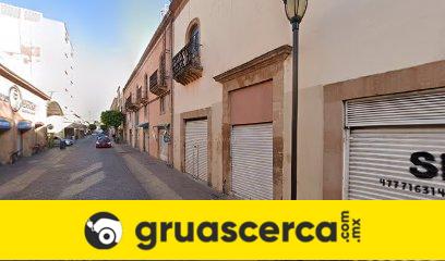 Grúas el camino en León